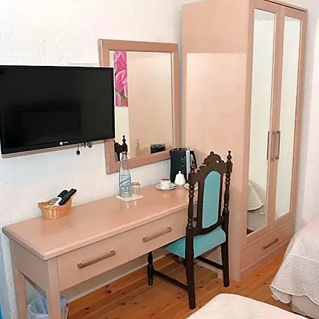 Bed & Breakfast Cypriot Swallow Boutique
