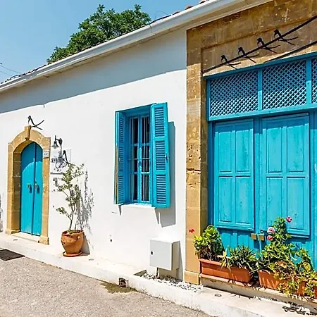 Panzió Cypriot Swallow Boutique