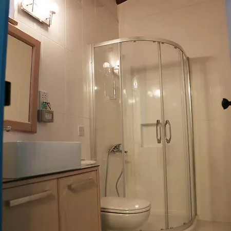 فندق مبيت وإفطار سيبروت سوالو البوتيكي 4*