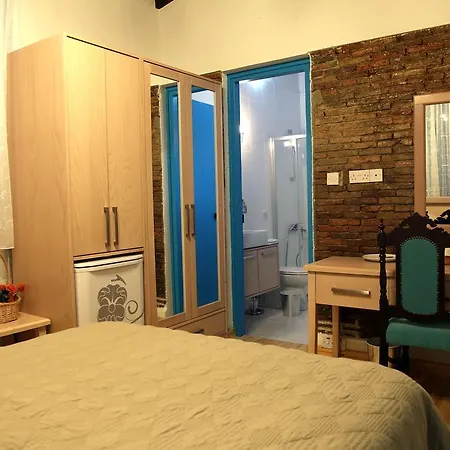 Cypriot Swallow Boutique Nicosie