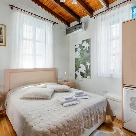 Bed & Breakfast Cypriot Swallow Boutique Nicosia